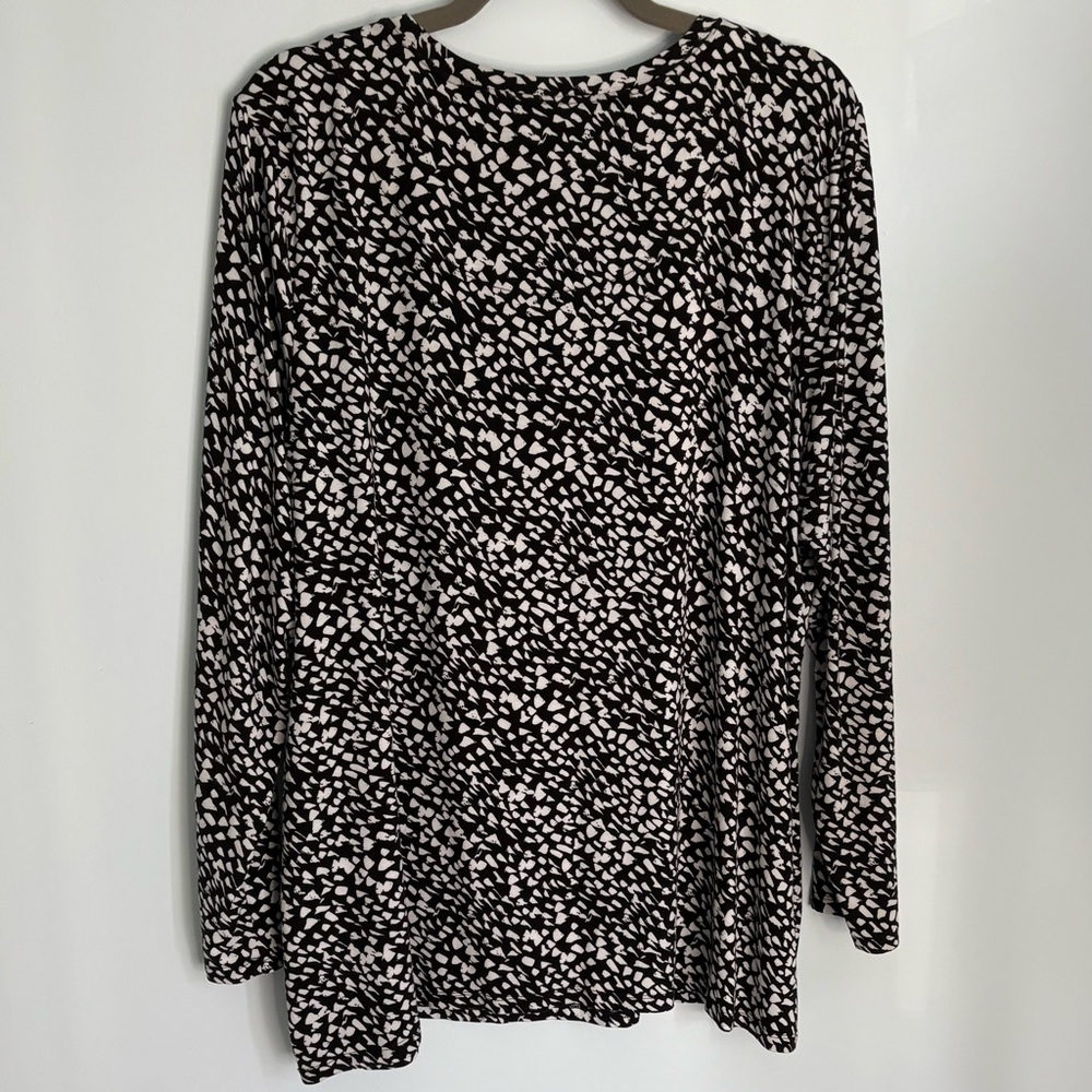 Chico's Monochrome Patterned Blouse Size XXL
Black and White